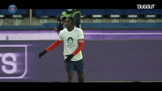 Parc des Princes tribute to Diego Maradona
